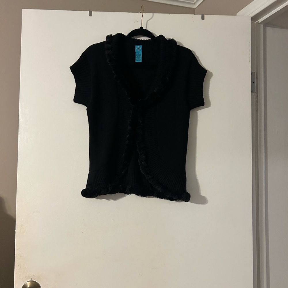 D Collection Black Shrug with Faux Fur Size Small